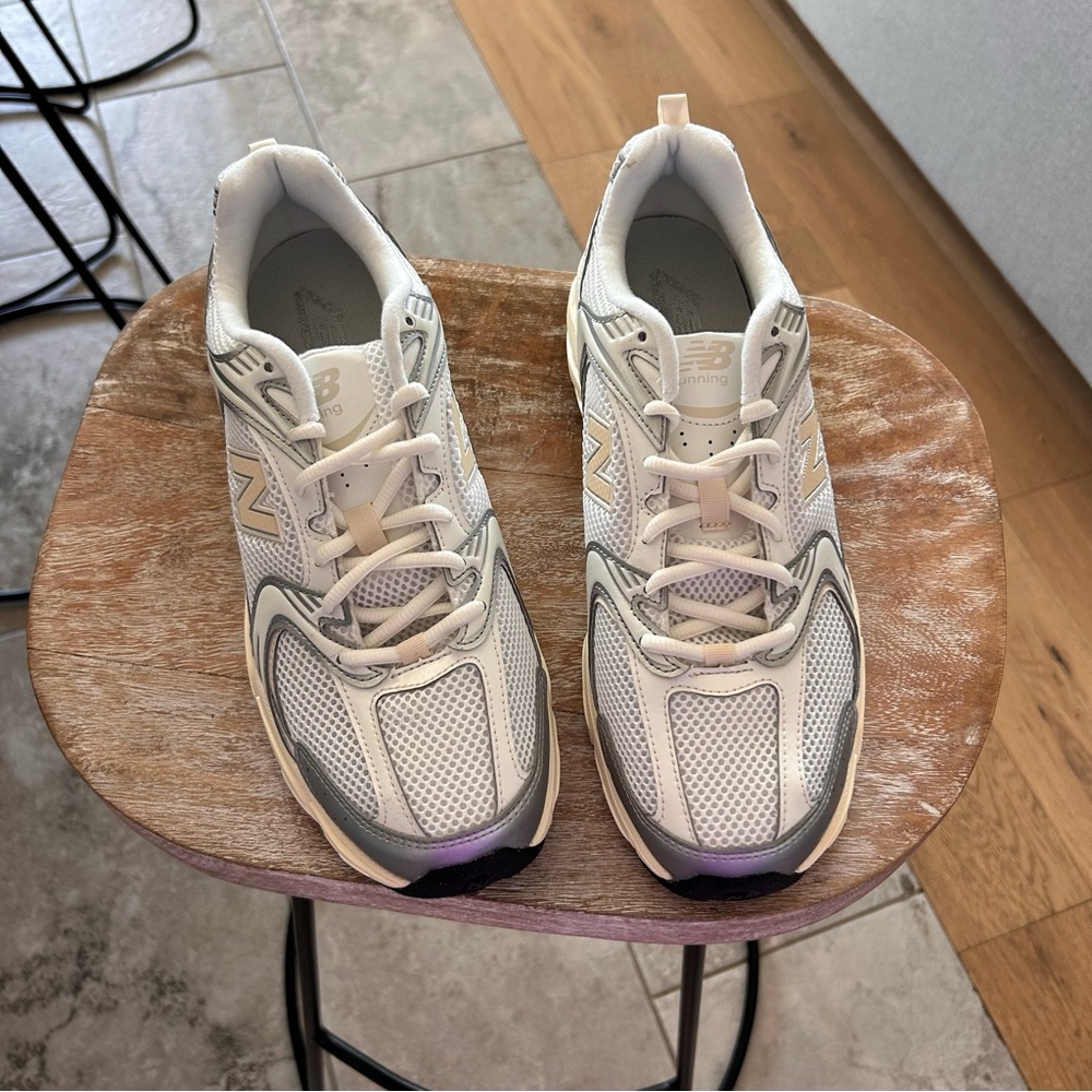 New Balance 530 Sneakers Silver Metallic Linen Free People - Picture 4 of 7